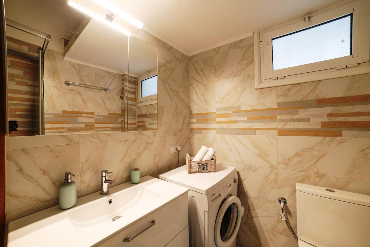 Porto Ofrynio Central Deluxe Golden Apartment Ofrinion Bagian luar foto