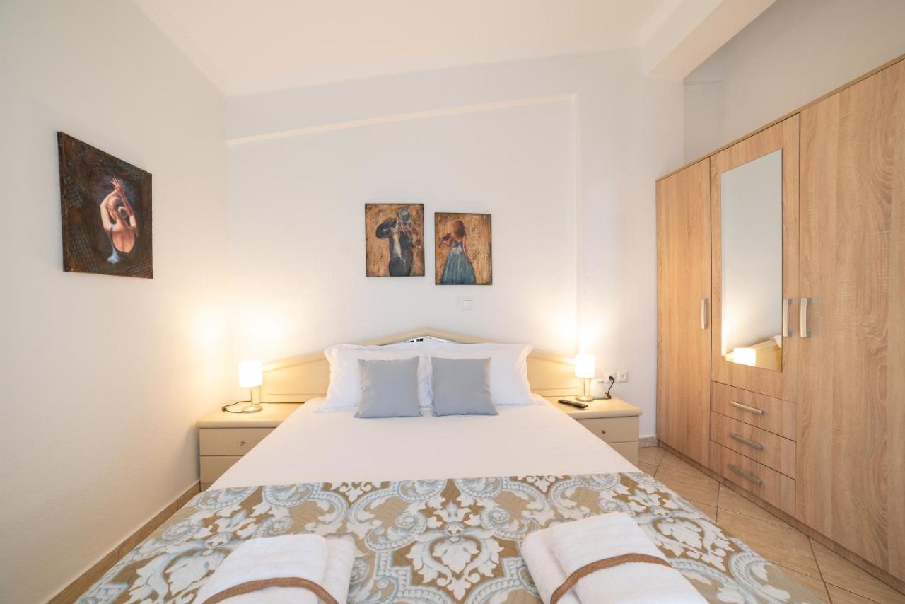 Porto Ofrynio Central Deluxe Golden Apartment Ofrinion Bagian luar foto